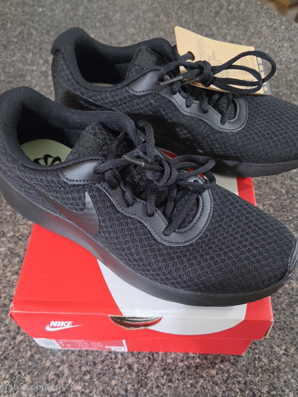 Nike Tanjun Women's 9 /Men's 7.5 All-Black Lightweight New